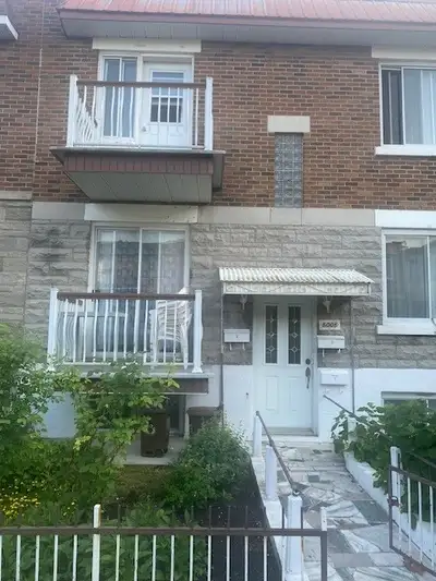 Villeray 4 1/2 au RDC accès à la cour et stationnement