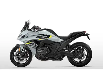 The R 1300 RS is a high-performance marathon runner that packs a boxer punch. Ready for any sporty m...