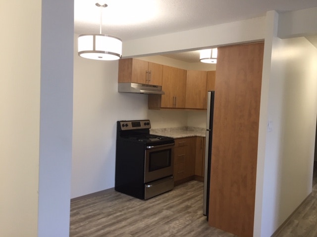 Regal Manor 2-Bedroom Suite Available! 3