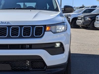 This Jeep Compass has a durable Intercooled Turbo Regular Unleaded I-4 2.0 L/122 engine powering thi... (image 9)
