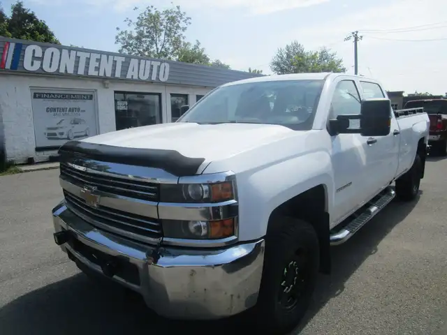 2017 Chevrolet Silverado 2500HD 4WD Crew Cab 167" 162,000 km