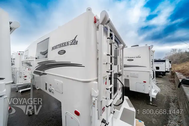 2027 Northern Lite 8.11 EX Dry Bath Limited Edition in Travel Trailers & Campers in Kelowna - Image 4