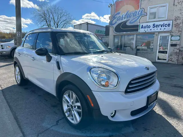 2012 MINI Cooper Countryman Countryman in Cars & Trucks in St. Catharines - Image 4