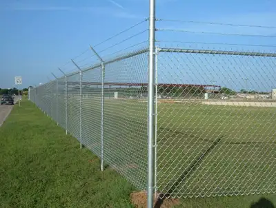 500 FT GALVANIZED CHAIN LINK FENCE KIT & BARBED WIRE 5295261, View more