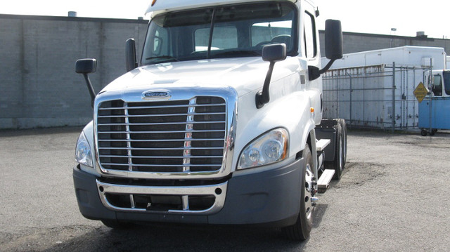 2016 Freightliner Cascadia T/A Day Cab in Heavy Trucks in Burnaby/New Westminster - Image 2
