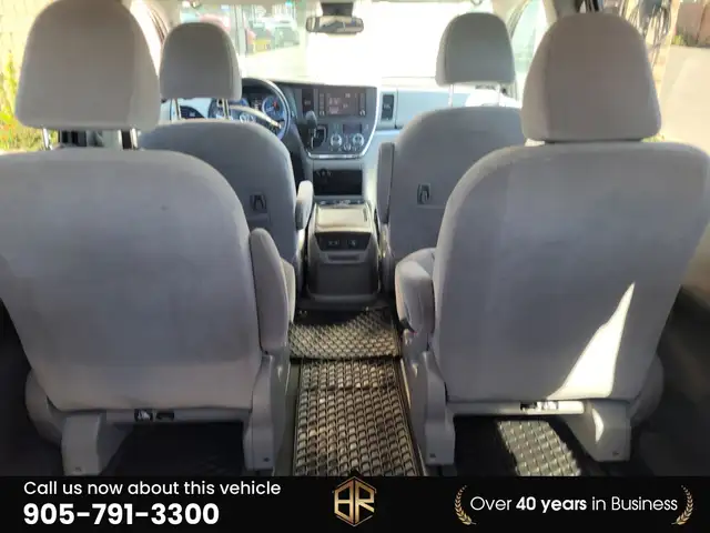 2018 Toyota Sienna LE | AWD | Power doors in Cars & Trucks in Mississauga / Peel Region - Image 36