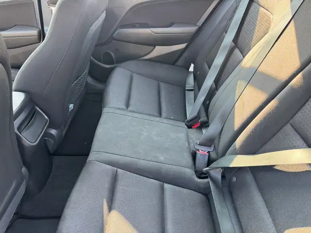 2018 Hyundai Elantra SEL in Cars & Trucks in Hamilton - Image 9