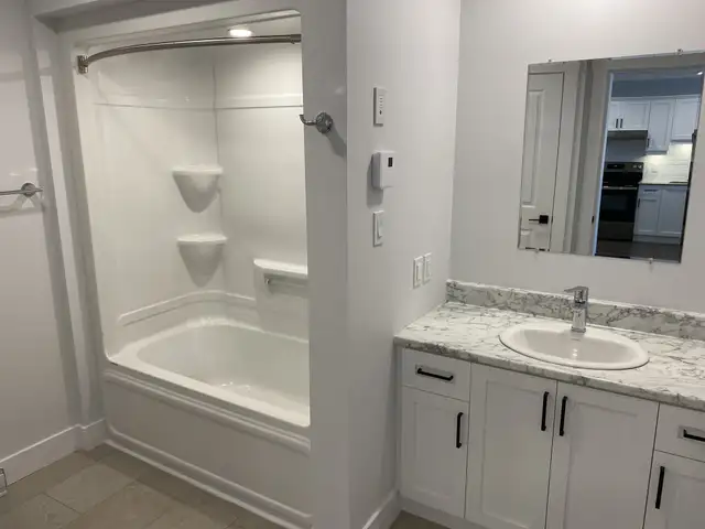 1 Bedroom Top-Floor Apt next to UNB! 511-49 Forest Hill in Long Term Rentals in Fredericton - Image 10