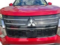 This Mitsubishi Outlander has a powerful Regular Unleaded I-4 2.5 L/152 engine powering this Variabl... (image 9)