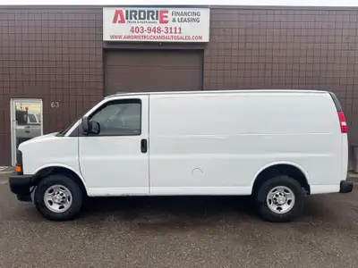 2017 Chevrolet Express 3500 Cargo Van 6.0L V8 Gas 175,724 KM RWD Rear Heater Power Windows, Power Lo...