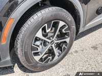 Clean Carfax! Leather and Panoramic Sunroof! Navigation! Elevate your daily drives in this meticulou... (image 9)