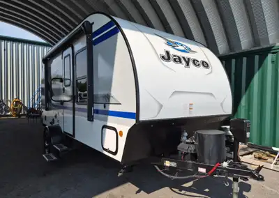 Special Features The 2019 Jayco Hummingbird 17MBS is a compact travel trailer designed for couples a...