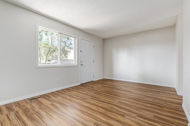 Affordable Townhomes for Rent - Hartford County Townhomes - Town in Long Term Rentals in Edmonton - Image 2