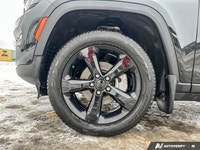 Leatherette | Black Appearance Package | Sunroof | Remote Start | Power liftgate | Low Kms | Fully I... (image 9)