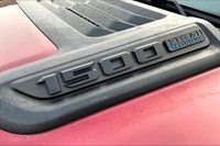5.7 L 8 Cyl Engine Vehicle Options: Leather Interior, Panoramic Roof, Apple Or Android Auto, Apple O... (image 7)