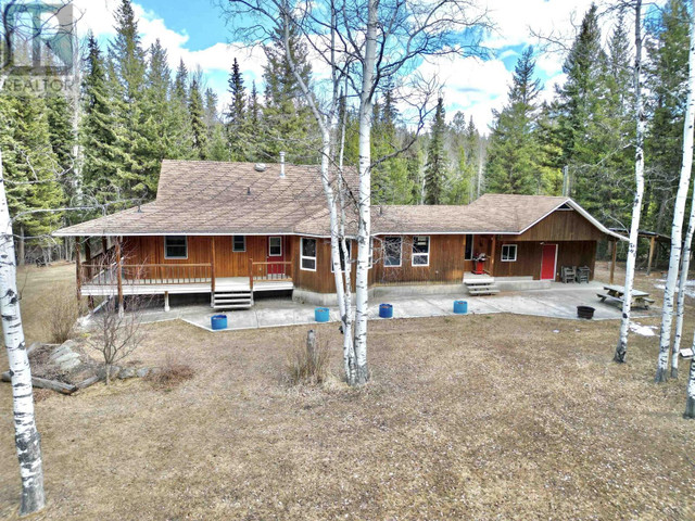 3338 PIGEON ROAD 150 Mile House, British Columbia in Houses for Sale in Williams Lake - Image 2