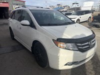 Touring | LEATHER | DVD | NAV | SUNROOF | PWR SIDE DOORS/HATCH Check out this 2016 Honda Odyssey Tou... (image 6)