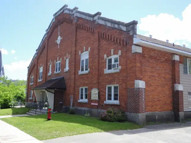 RESIDENCE ON WEST - 1 Bedroom and Bachelor Suites Available Now!