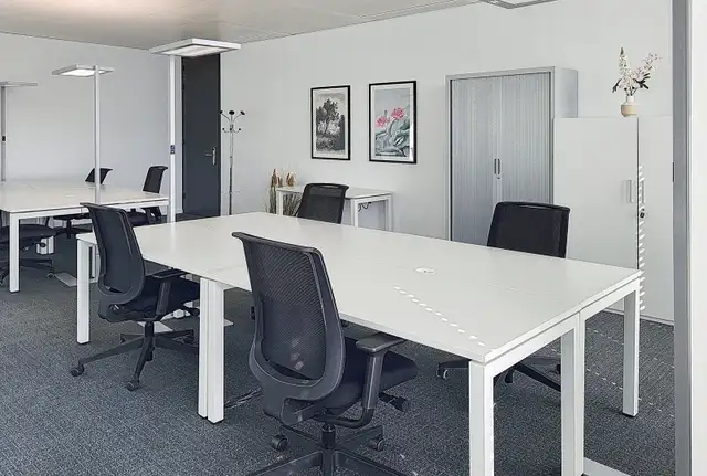 Large Office for Rent – Regus Vancouver Park Place Vancouver in Commercial & Office Space for Rent in Vancouver - Image 11
