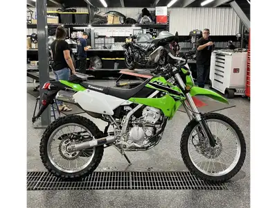 2023 Kawasaki KLX300 Les photos peuvent être à titre indicatif et sans inscription. Les promotions e...