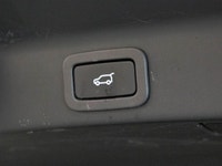 This beautiful 2020 Jaguar F-PACE SVR AWD is a Canadian vehicle with a clean CARFAX report. Designed... (image 8)