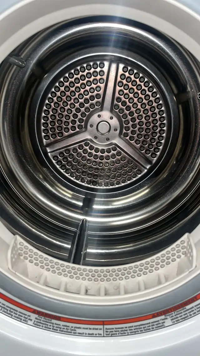 Blomberg 24” Stackable Washer and Dryer  Tested  30-Day Warranty in Washers & Dryers in Kitchener / Waterloo - Image 7