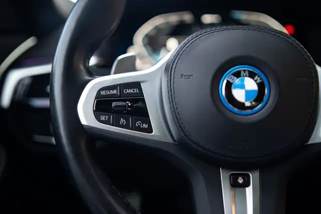 2023 BMW 5 Series5783111882886553615