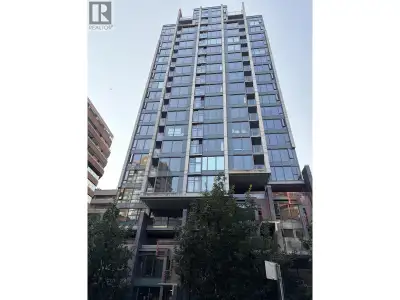 Great investment opportunity. Located in downtown Vancouver is this open concept 610 sq.ft. 1 bed, 1...