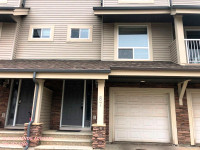 GORGEOUS 3 BED, 2.5 BATH TOWNHOUSE W/ SINGLE ATTACHED GARAGE IN 