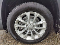 This Jeep Cherokee Sport 4x4 delivers a Regular Unleaded I-4 2.4 L/144 engine powering this Automati... (image 2)