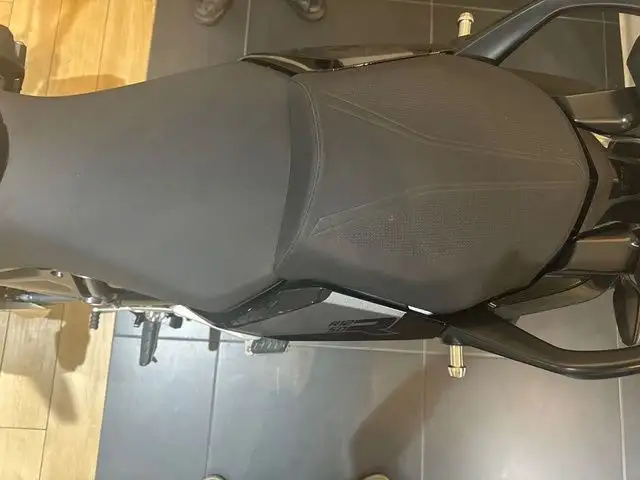 2023 BMW R 1250 R Triple Black 1250 RS Black Storm Metallic in Sport Touring in Calgary - Image 18