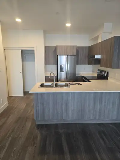 This beautiful 2 bed 1 bath unit at The Lightwell is available immediately for $2,100 + parking & ut...