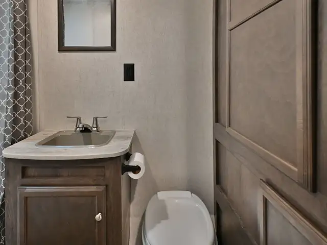2018 Autumn Ridge Outfitter 23FB in Travel Trailers & Campers in St. Albert - Image 12