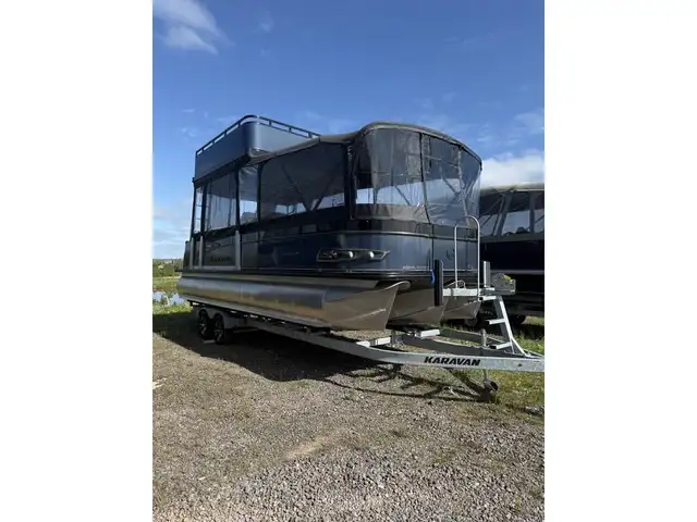 2023 Legend V-Series Aqua Tower Sport Pro w/ full enclosure, 115 in Powerboats & Motorboats in New Glasgow - Image 4