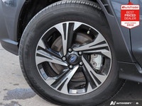 Recent Arrival! Odometer is 7164 kilometers below market average! Gray Metallic 2025 Subaru Crosstre... (image 8)