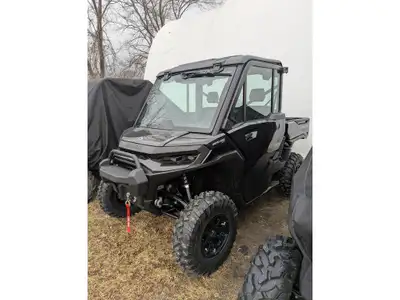 2026 Can-Am DEF XTCAB 65 HD11 BK 26 7LTR 2026 Can-Am DEF XTCAB 65 HD11 BK 26 7LTR ...