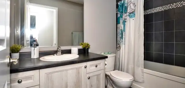 2bedroom house for rent in kitchener in Ontario in Canada - Image 6