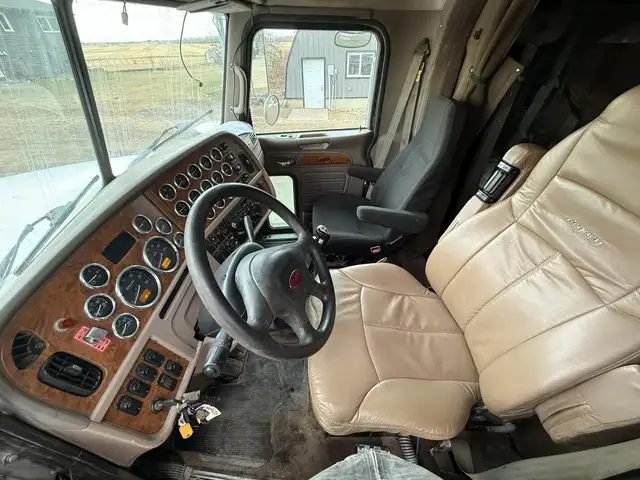 2006 PETERBILT 378 in Heavy Trucks in Saskatoon - Image 16