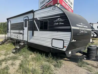 We are looking for good pre owned Rv's to buy or consign!! EAST TO WEST Della Terra travel trailer 2...