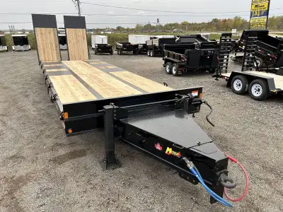 30 Ton Miska Tri-dem Paver Float Trailer with Air Brakes Built right here at our factory in Hamilton...