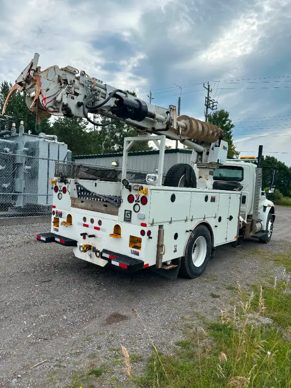2013 International 4300 - Altec DL42B Digger Derrick in Other in Napanee - Image 8
