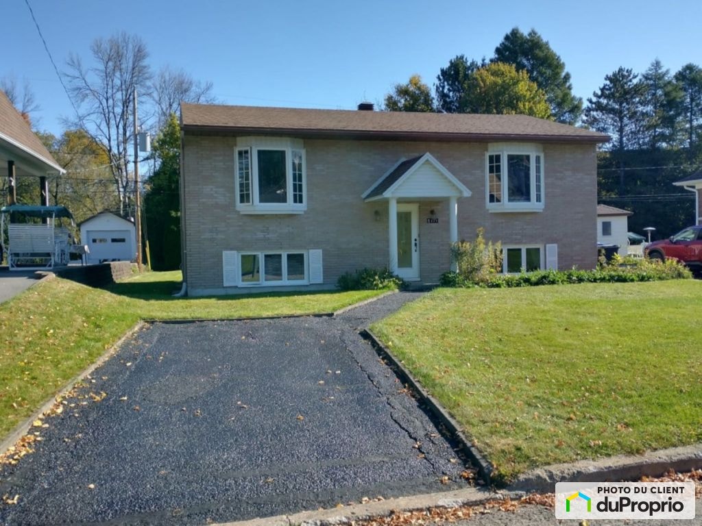 $729,900 - Bungalow for sale in Cap-Rouge — photo 1