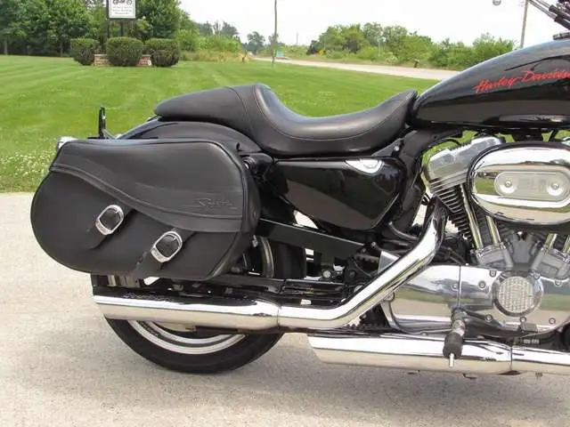2013 Harley-Davidson Sportster XL883L Superlow in Street, Cruisers & Choppers in Leamington - Image 8