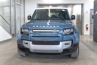 Land Rover Defender 110 P300 S 2025: - Extérieur métallisé bleu TASMAN avec intérieur en cuir noir E... (image 5)