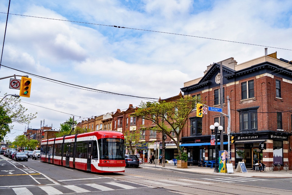 Strada - 1 Bedroom available at 555 College Street, Toronto Apar 3