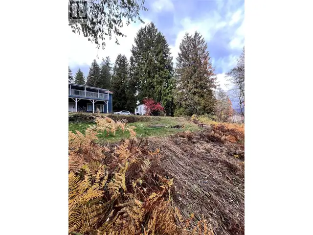 LOT B 9th Avenue Castlegar, British Columbia in Land for Sale in Nelson - Image 9