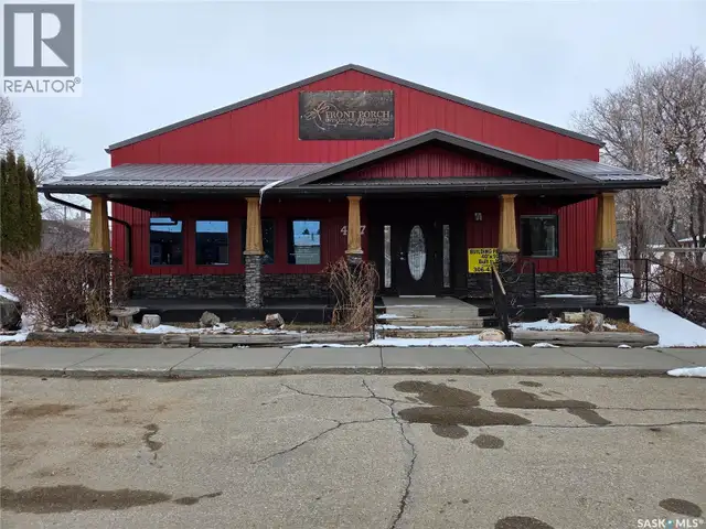 407 Railway AVENUE Wawota, Saskatchewan in Commercial & Office Space for Sale in Regina - Image 2
