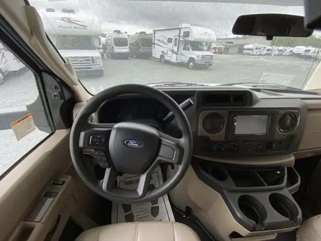 2022 Thor Motor Coach Chateau 28Z in RVs & Motorhomes in Bedford - Image 20