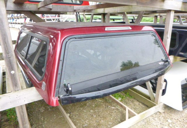 2015 - 2020 Ford F150 6'6 Ruby Red Century Truck Cap in Other Parts & Accessories in Kitchener / Waterloo - Image 2