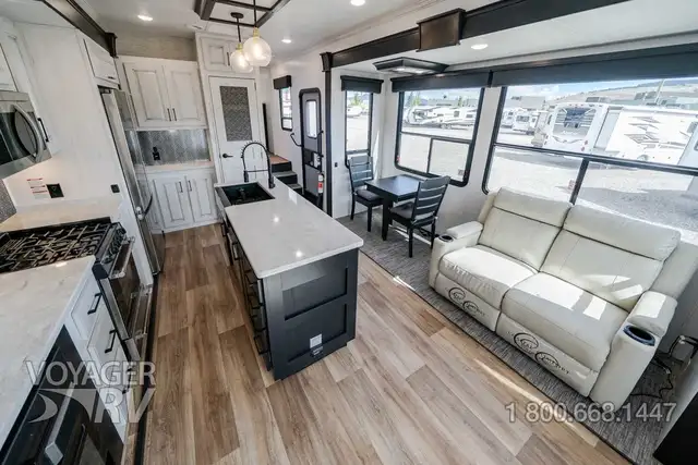 2023 Heartland Bighorn 3215RL in Travel Trailers & Campers in Kelowna - Image 52
